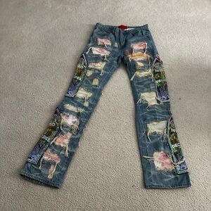 Who decides war men’s jeans and multicolor